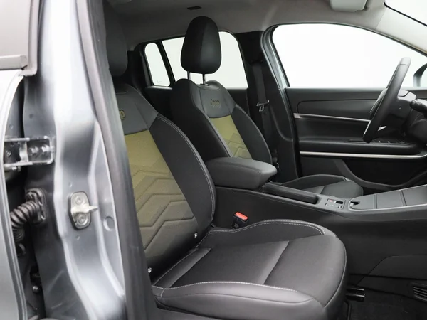 Jeep Avenger (2024) — foto 32 van 42