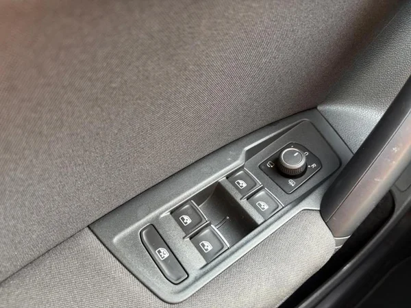 VOLKSWAGEN Tiguan (2022) — foto 10 van 31