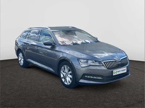 SKODA Superb Combi (2024) — foto 4 van 18