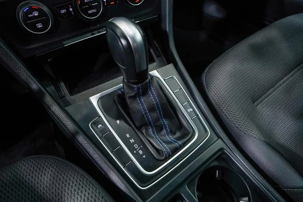 Volkswagen E-Golf (2019) — foto 17 van 75