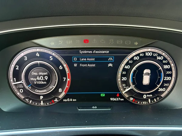 VOLKSWAGEN Tiguan (2018) — foto 2 van 20