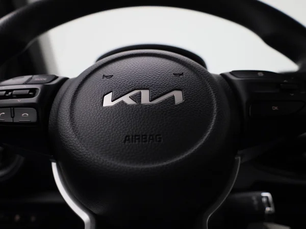 Kia Picanto (2022) — foto 17 van 37