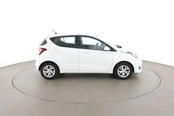 Hyundai i10 (2019) — foto 13 van 16
