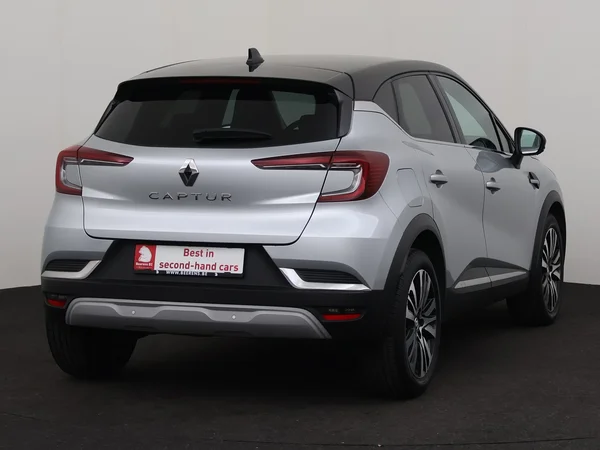 RENAULT Captur (2022) — foto 22 van 28