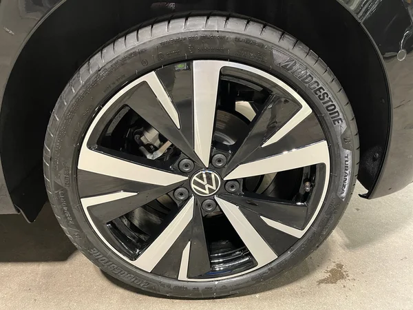 VOLKSWAGEN Golf VIII (2025) — foto 5 van 13