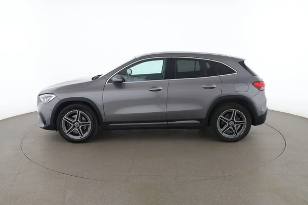 Mercedes-Benz GLA-Klasse (2022) — foto 9 van 16