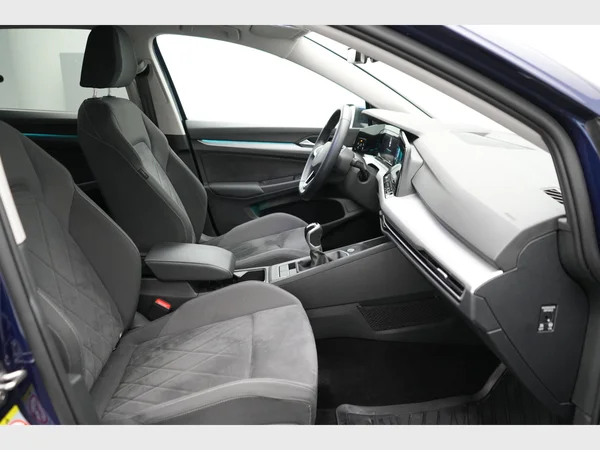 VOLKSWAGEN Golf VIII (2023) — foto 16 van 27