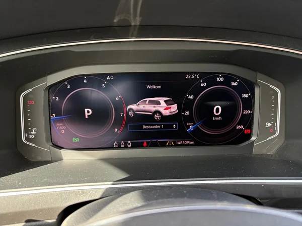 VOLKSWAGEN Tiguan (2019) — foto 22 van 22