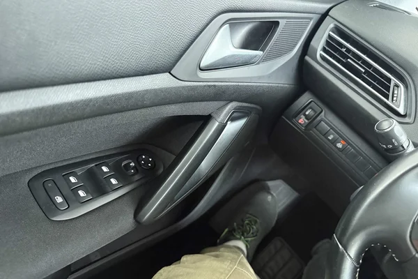 Peugeot 308 SW (2020) — foto 8 van 32