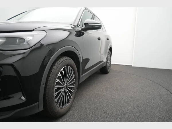 VOLKSWAGEN Tiguan (2025) — foto 30 van 31