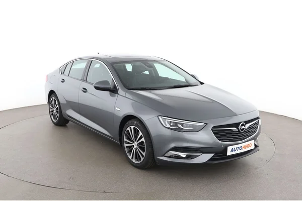 Opel Insignia (2020) — foto 14 van 16