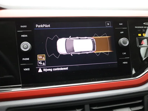 VOLKSWAGEN Polo (2018) — foto 11 van 20