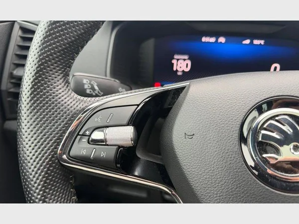 Skoda Karoq (2022) — foto 11 van 29