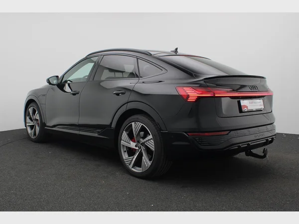 AUDI Q8 e-tron Sportback (2023) — foto 25 van 28
