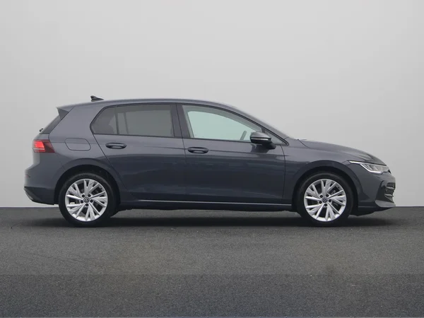 VOLKSWAGEN Golf VIII (2024) — foto 16 van 18