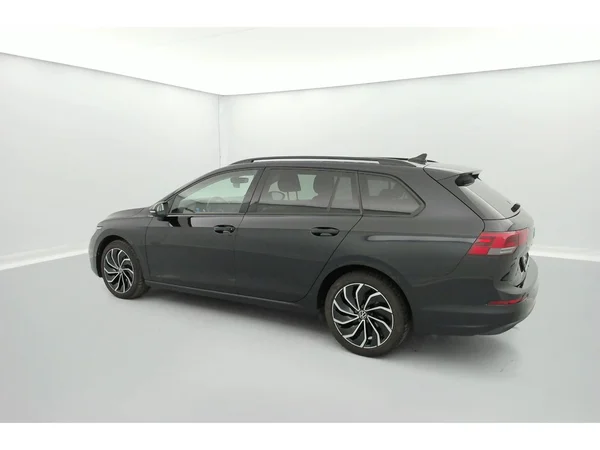 VOLKSWAGEN Golf Variant VIII (2021) — foto 27 van 36