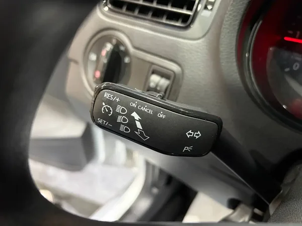 Volkswagen Polo (2016) — foto 22 van 22