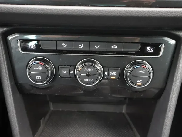 Volkswagen Tiguan (2020) — foto 18 van 29