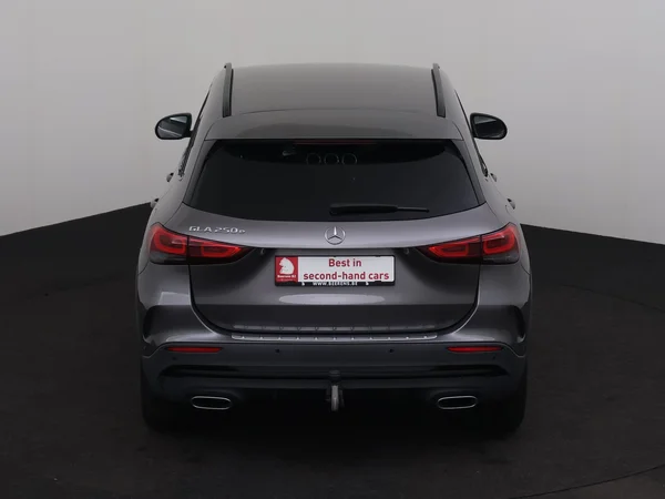 MERCEDES GLA 250 (2022) — foto 32 van 35