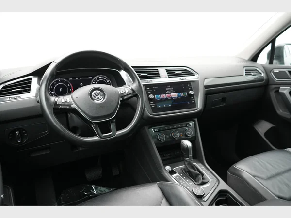 VOLKSWAGEN Tiguan Allspace (2018) — foto 24 van 32