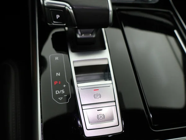 AUDI Q7 PHEV (2021) — foto 17 van 28