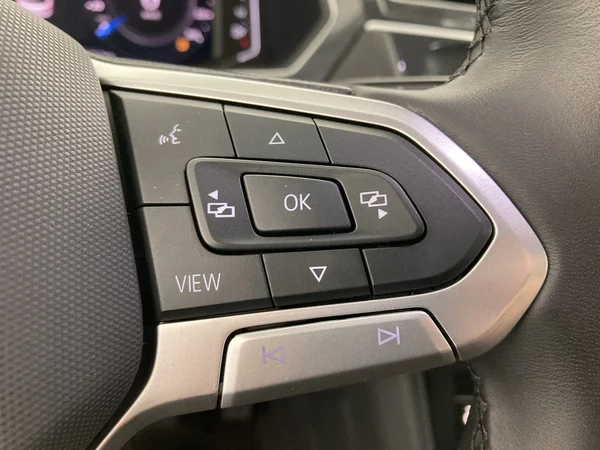 VOLKSWAGEN Tiguan Allspace (2023) — foto 13 van 36