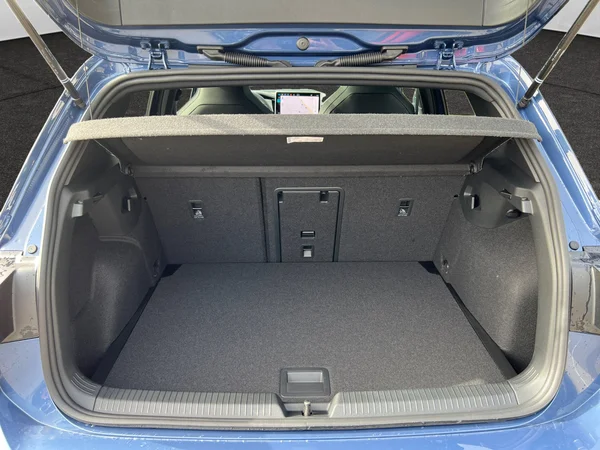 VOLKSWAGEN Golf VIII (2026) — foto 7 van 16