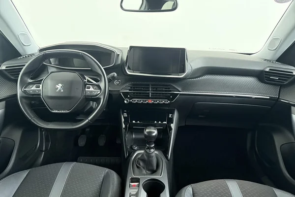 Peugeot 2008 (2020) — foto 17 van 34