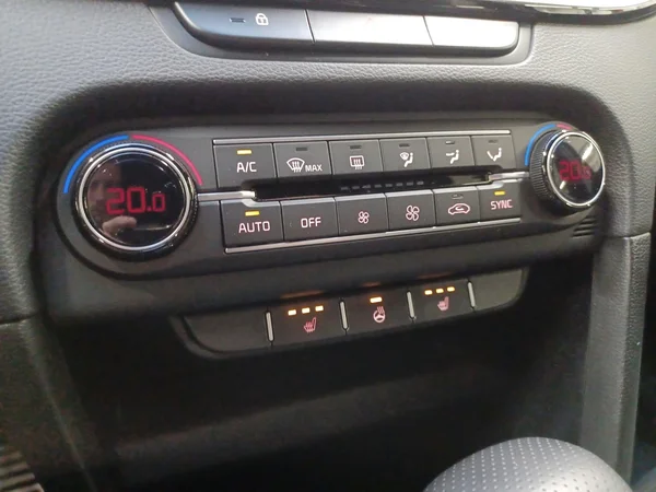 Kia ProCeed (2023) — foto 9 van 26