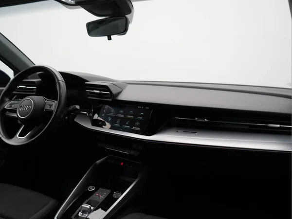 AUDI A3 Sportback PHEV (2024) — foto 9 van 30