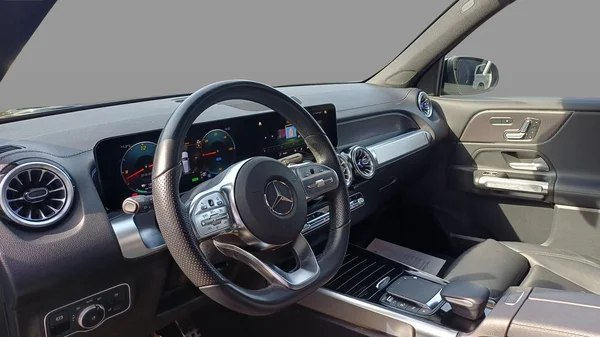 Mercedes-Benz EQB (2023) — foto 6 van 23