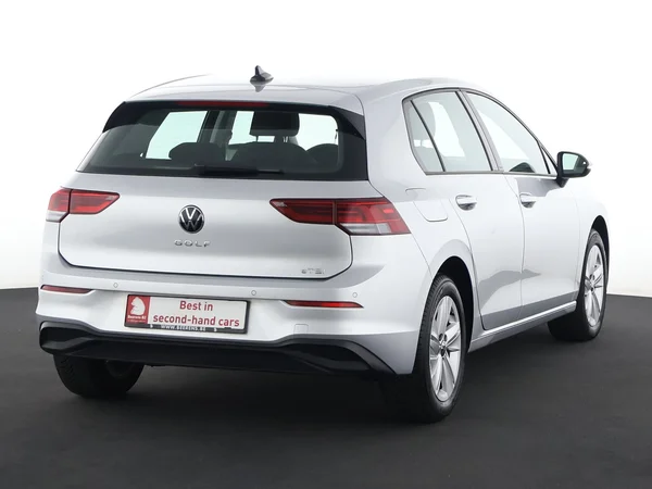 VOLKSWAGEN Golf (2024) — foto 22 van 28