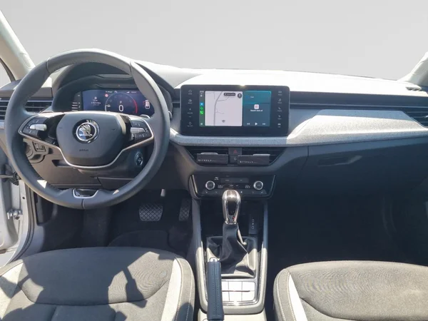 SKODA Scala (2025) — foto 2 van 24