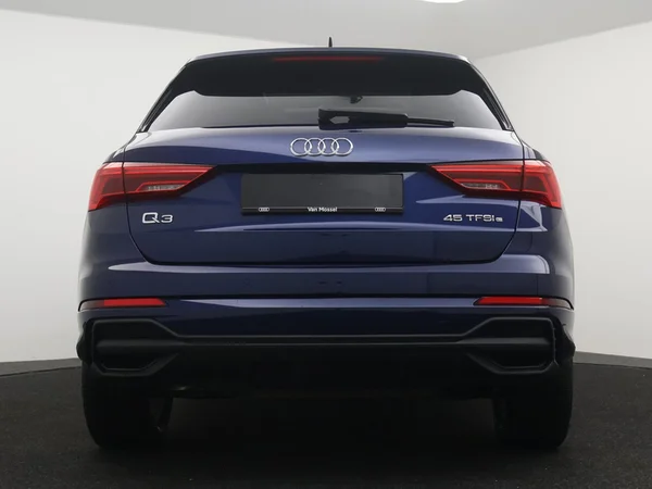 AUDI Q3 PHEV (2023) — foto 21 van 26
