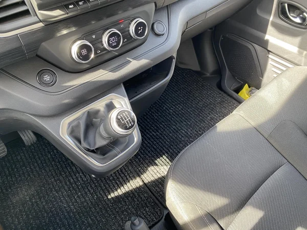 Renault Trafic (2025) — foto 2 van 20