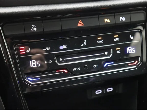 VOLKSWAGEN T-Roc (2025) — foto 14 van 15
