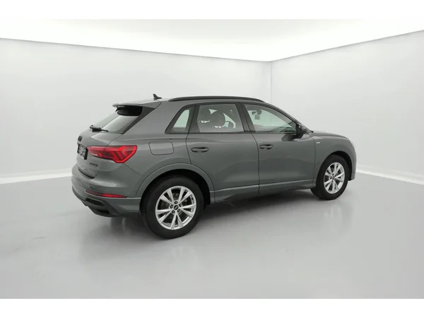 AUDI Q3 (2022) — foto 6 van 36