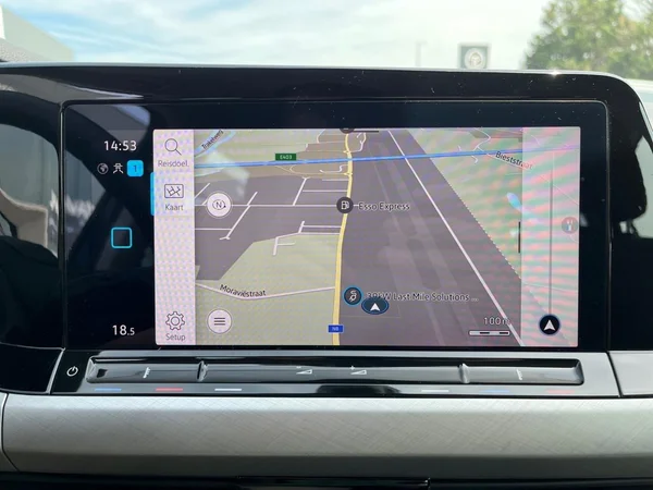 VOLKSWAGEN Golf VIII SW (2021) — foto 4 van 22