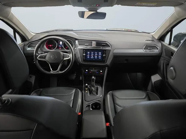 VOLKSWAGEN Tiguan Dsl (2021) — foto 2 van 32