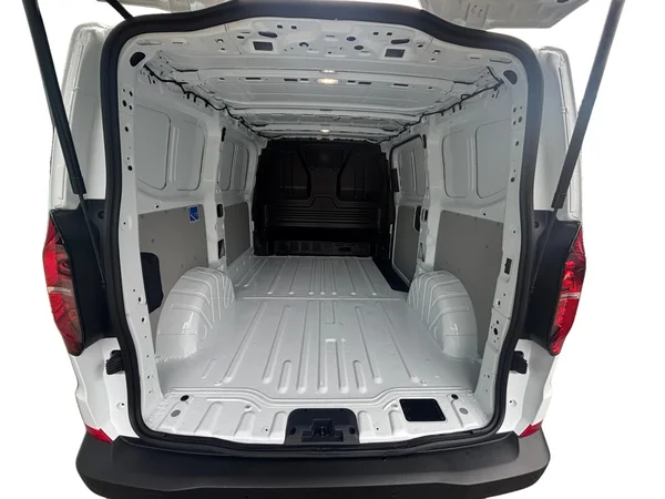 VOLKSWAGEN Transporter T7 28 Fou Swb (2025) — foto 5 van 14
