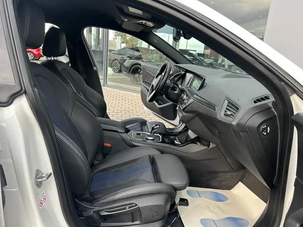 Bmw 218 (2022) — foto 8 van 22