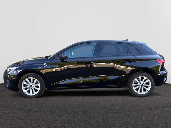 AUDI A3 Sportback (2023) — foto 10 van 17