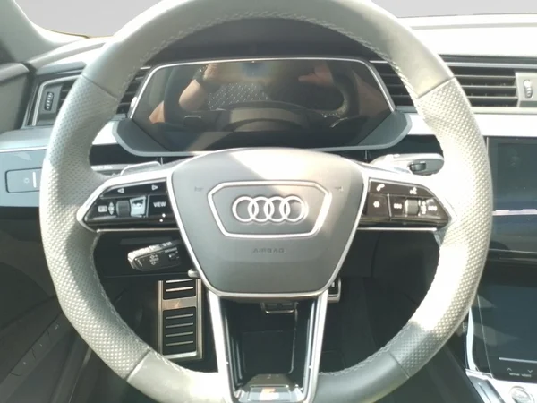 AUDI Q8 e-tron Sportback (2024) — foto 4 van 23