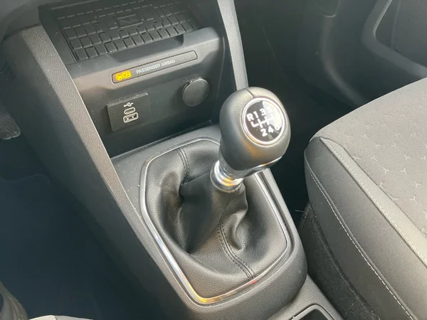 FORD Tourneo Courier (2025) — foto 5 van 25