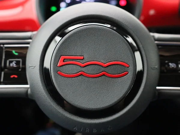 Fiat 500e (2024) — foto 6 van 22