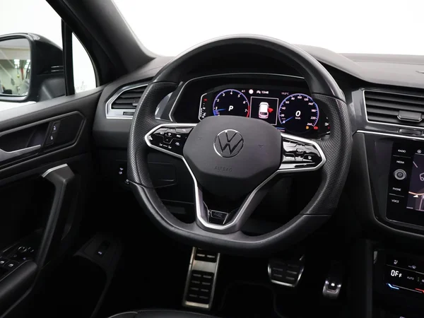 VOLKSWAGEN Tiguan Allspace (2024) — foto 6 van 35