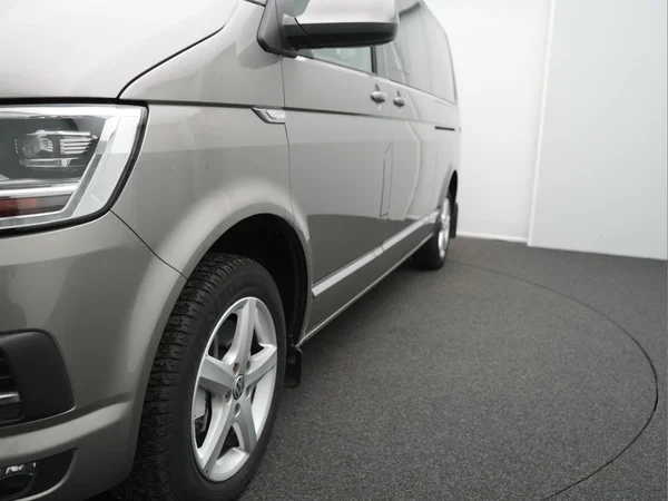 VOLKSWAGEN Transporter T6 1400 Caravelle Lwb (2017) — foto 22 van 25