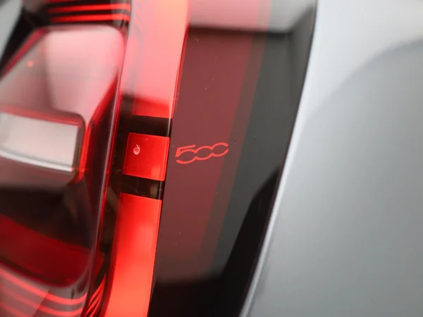 Fiat 500e (2023) — foto 29 van 39