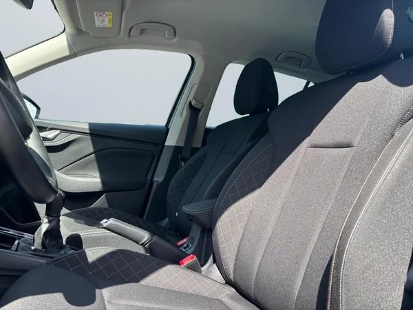 SKODA Kamiq (2022) — foto 2 van 28