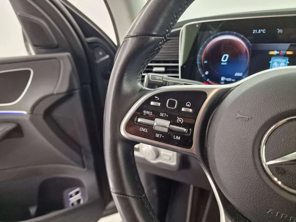 Mercedes-Benz GLE (2023) — foto 5 van 21